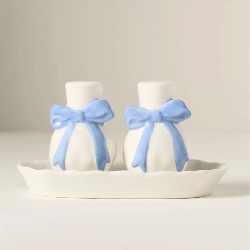 NIB Anthropologie Benedita Stoneware Bow Salt & Pepper Shakers tray decor blue